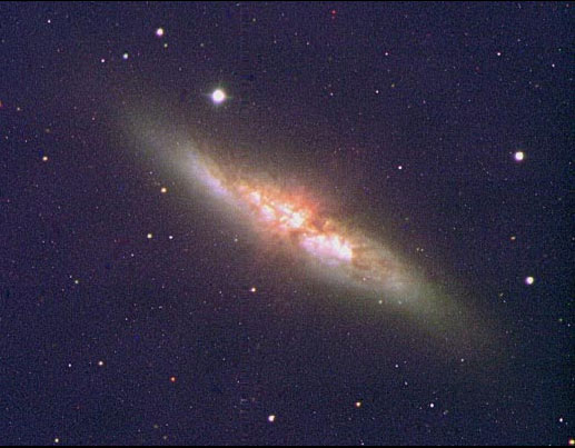 галактика неправельной формы NGC 3034